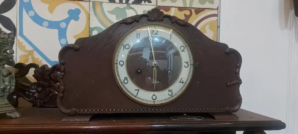 Jam duduk Junghans