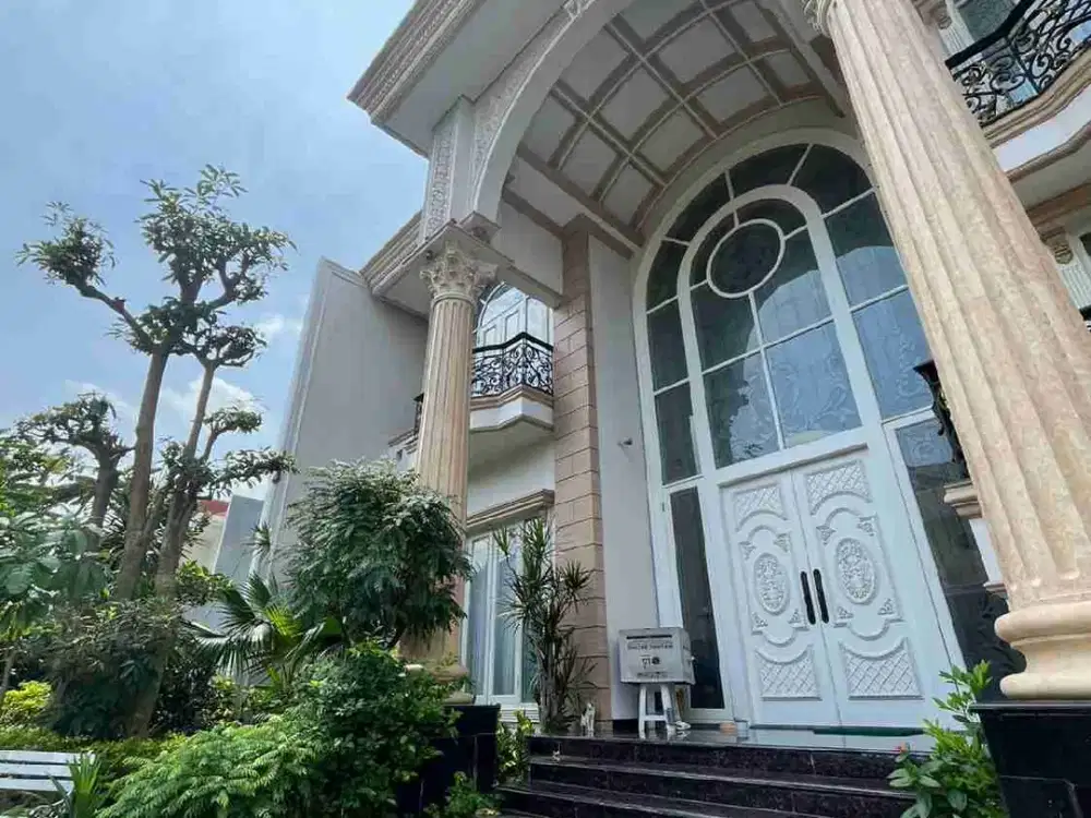DIJUAL, RUMAH MEWAH,KAWASAN PREMIUM, PAKUWON INDAH