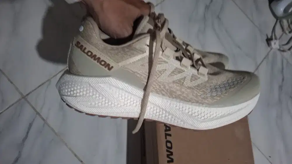 Sepatu Salomon (original)