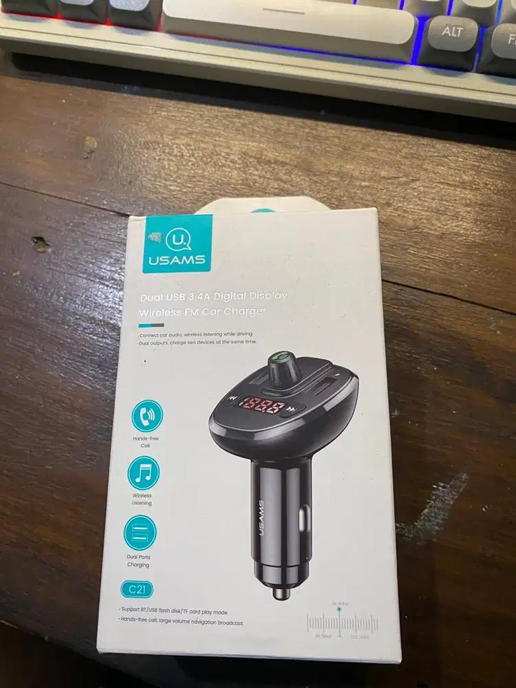 USAMS C21 Transmitter Bluetooth to FM Radio