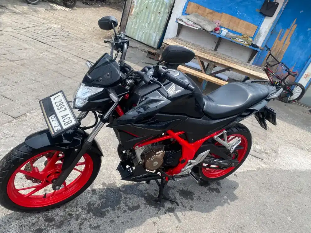 Honda CB150R STREETFIRE 2018 - PLAT L - PAJAK HIDUP -TERAWAT -ISTIMEWA