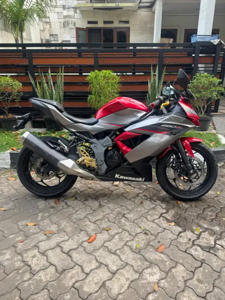 kawasaki ninja 250 fi thn 2018 full ori KM low surat lengkap