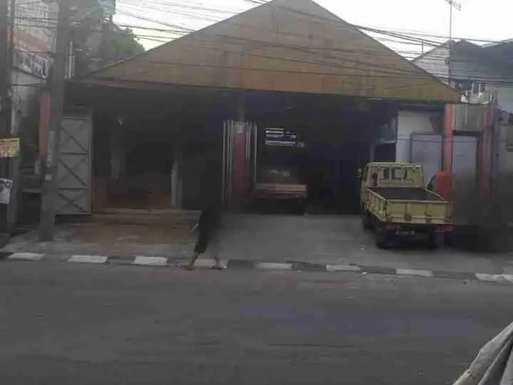 Dijual Rumah Sekaligus Ruang Usaha Eks Toko Bangunan di Kopo Bandung