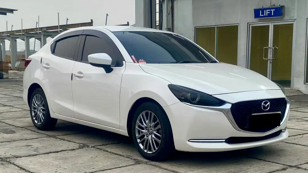 Mazda 2 GT Sedan 2022