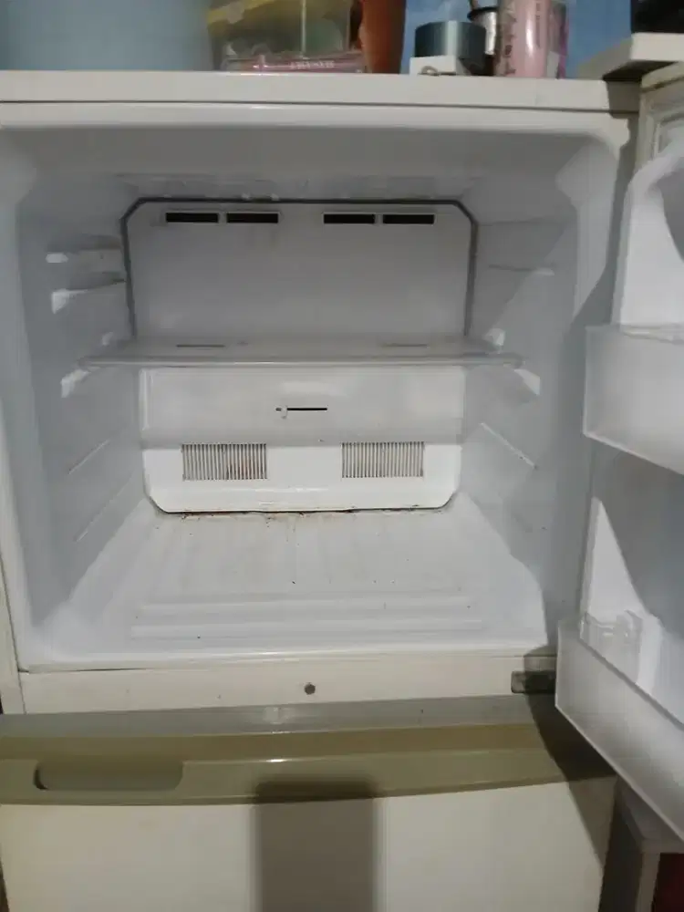 Kulkas 2 pintu merk sharp