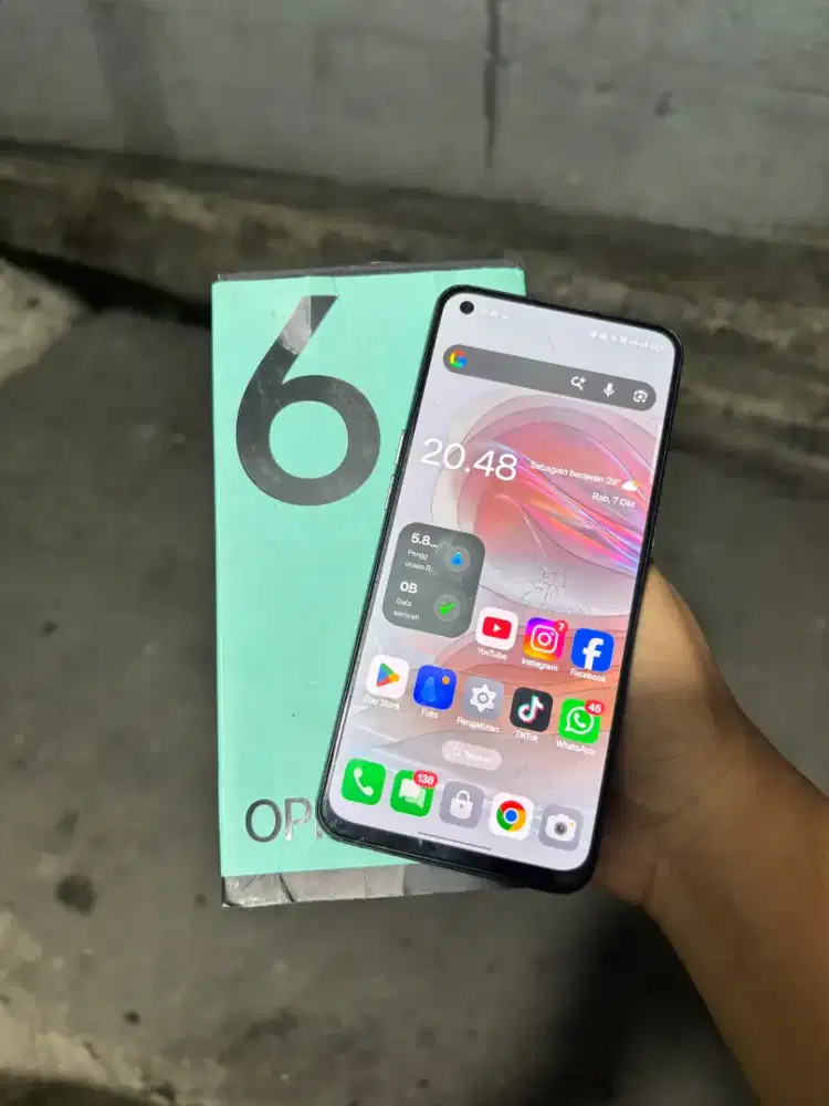 OPPO RENO 6 4G 8+8/128 + BOX