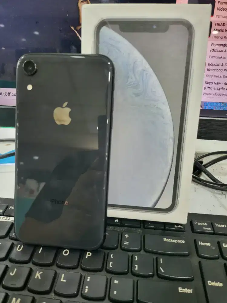 Iphone xr   64gb