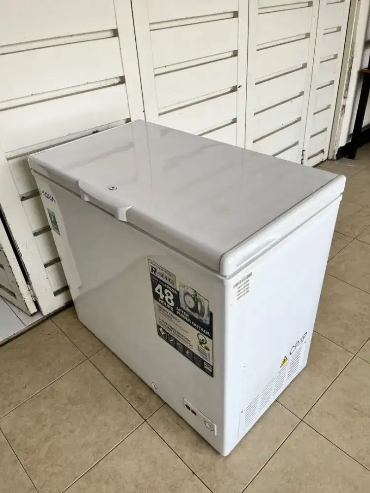 Frezzer Aqua kapasitas 200 Liter Seri Terbaru Second