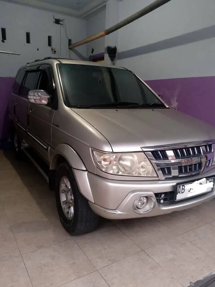 DI JUAL GT ISUZU PANTHER TAHUN 2012