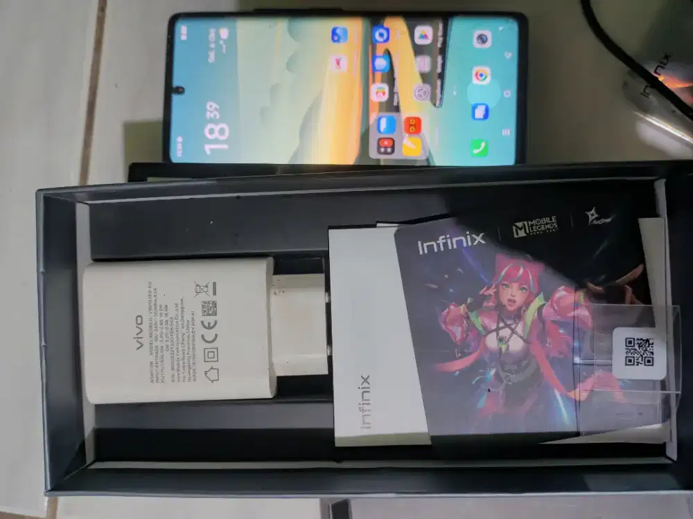 Infinix note 40 pro 5G fullset 8+8/256