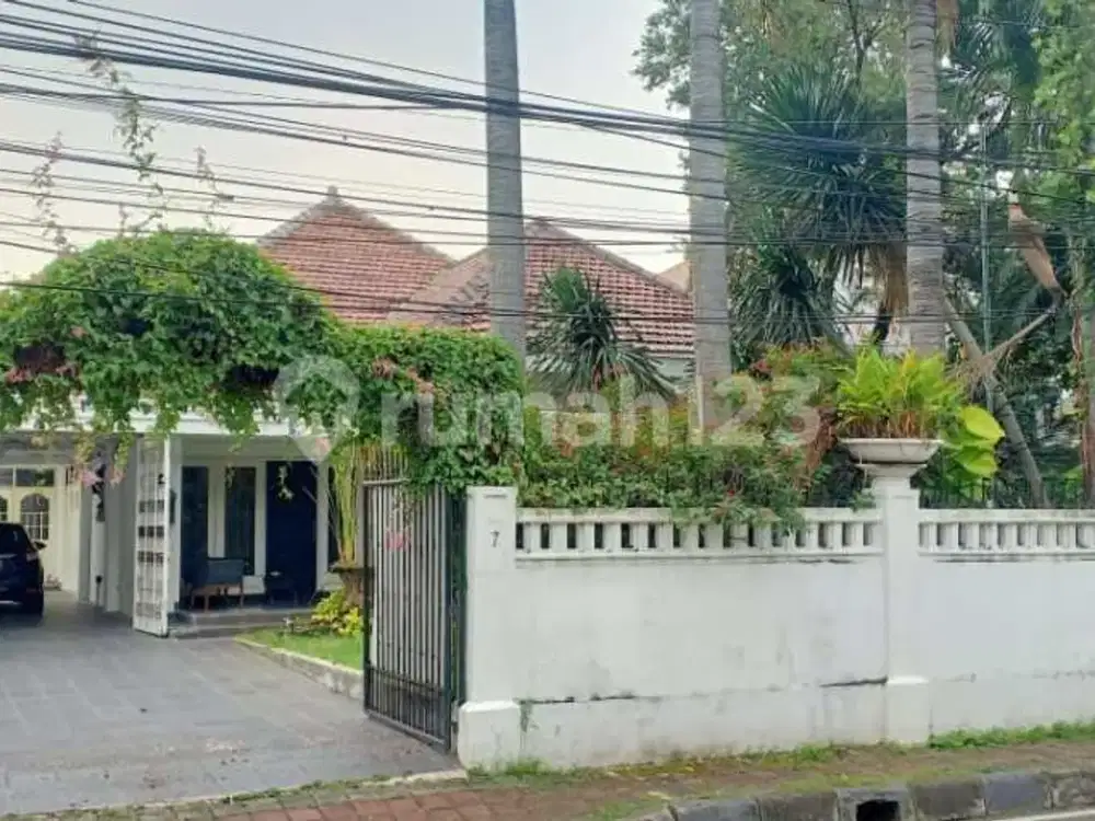 Rumah Di Menteng Siap Huni. Jakarta Pusat