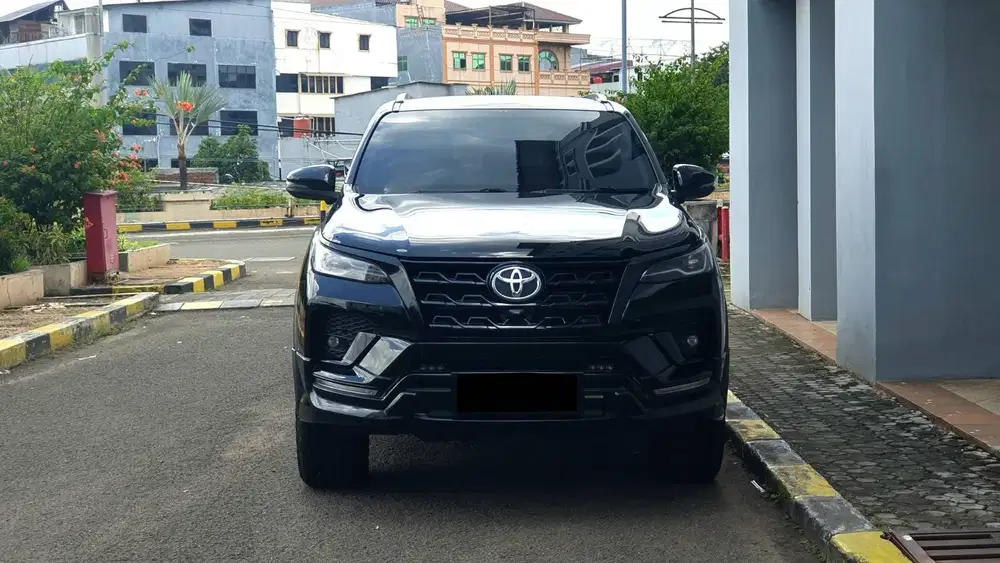 Toyota Fortuner 2.8 VRZ GR Sport 4x2 Kick Sensor Diesel 2022 Like New