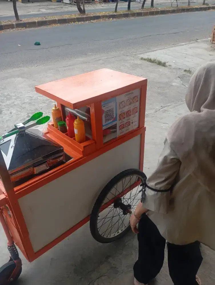 dibutuhkan segera partner untuk keliling dan ngetem jualan dimsum