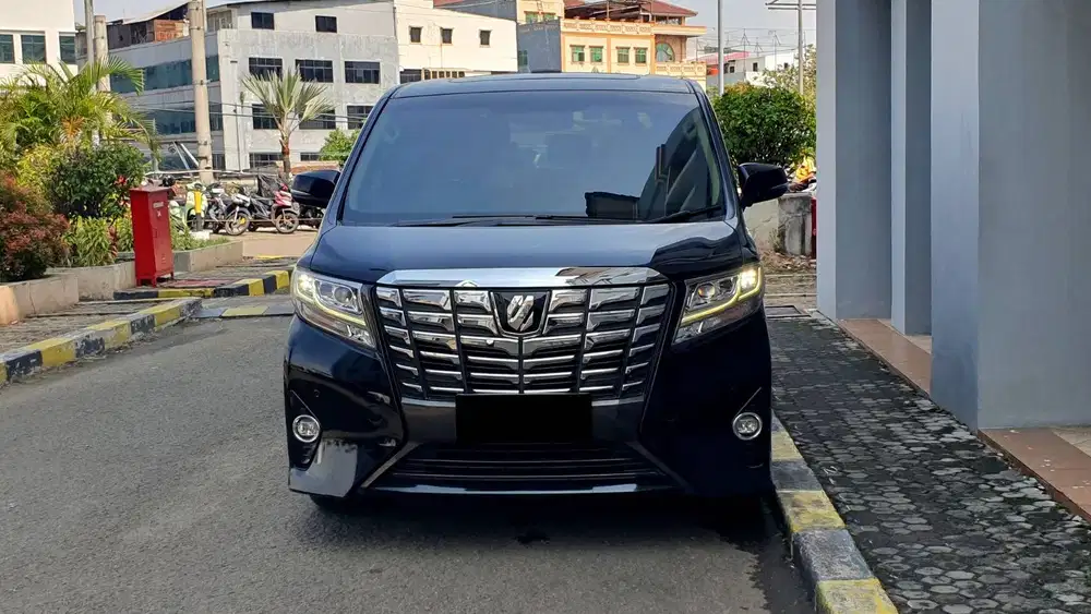 Toyota Alphard 2.5 G Pilot Seat AT Black On Beige 2017 Low KM Record