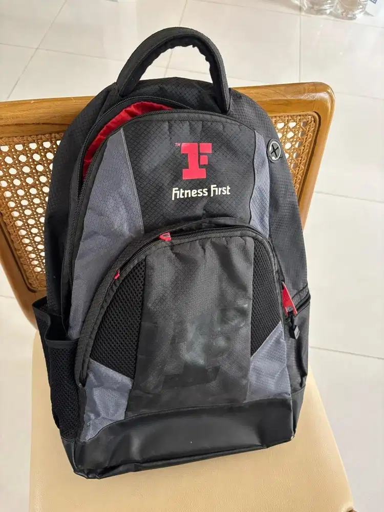 Tas Ransel Fitness First – Hitam Merah, Cocok untuk Gym