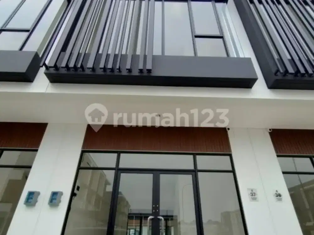 Disewakan Ruko Hampton Walk 3 Lantai di Gading Serpong, Tangerang