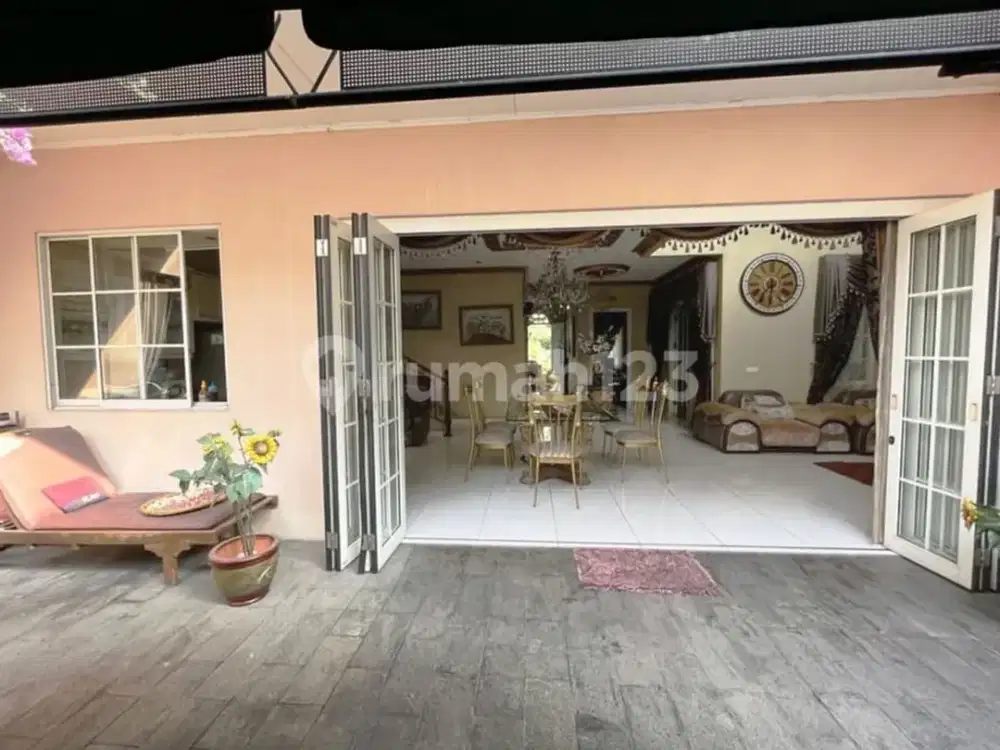 Dijual Cepat Rumah Semi Furnished di The Green BSD, Tangerang Selatan