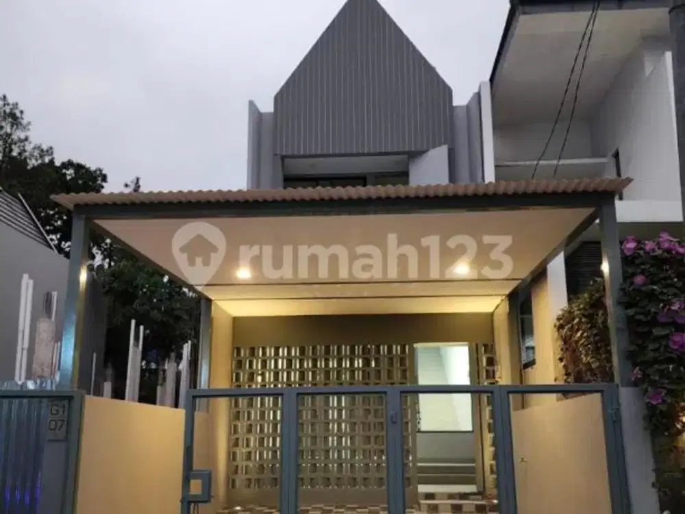 Rumah 2 Lantai di BSD Griya Loka, Tangerang Selatan
