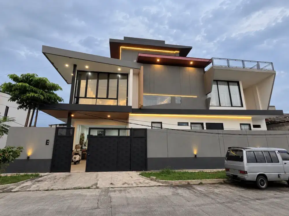 Dijual Rumah 3 Lantai dengan Entertainment Room