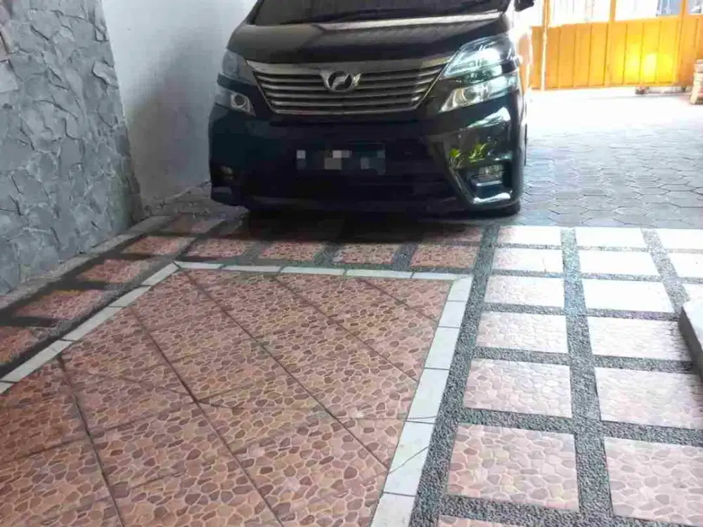rumah cakep di pinggir jalan raya saxofone bagus buat hunian atau usaha, atau dijadikan rumah plus kos dekat suhat dekat kampus UB Brawijaya, polinema dan UNMUH