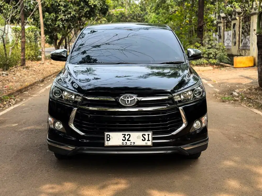Innova Venturer 2.0 Bensin AT 2018 Hitam DP 30jt unit Terbaik SeOLX!