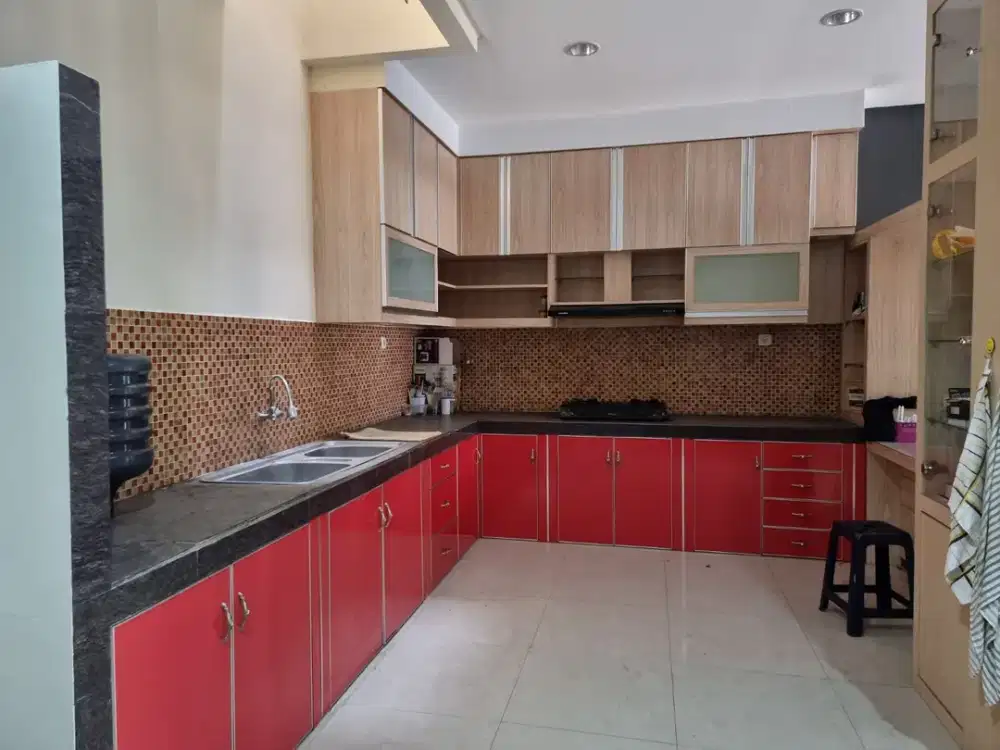 Dijual Cepat Rumah Puri Mansion Rapi dan Siap Huni Luas 6x15