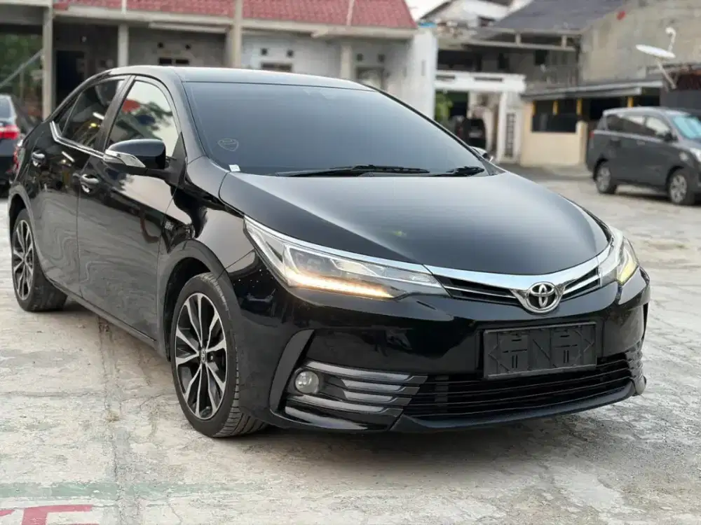 Toyota altis facelift V a/t 2017