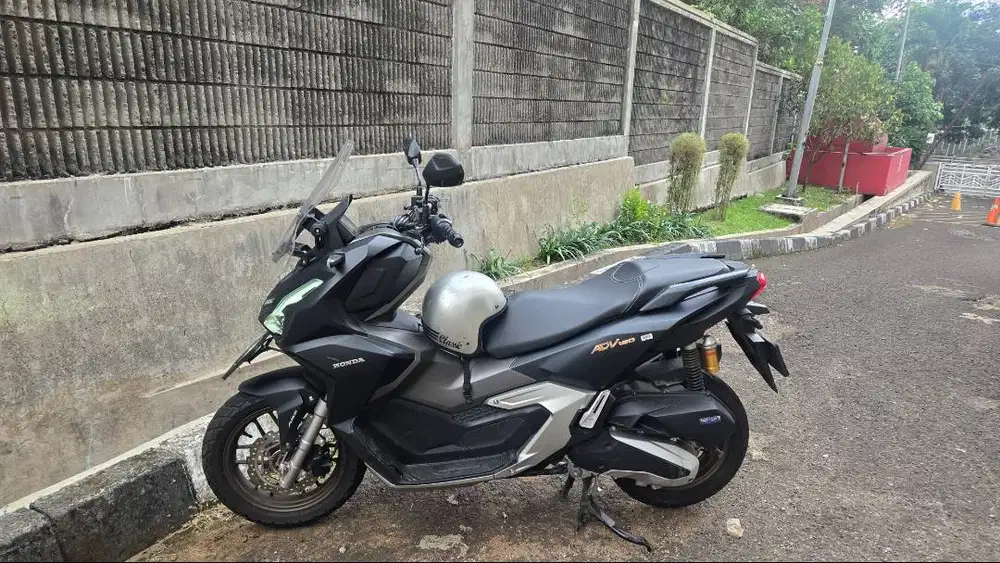 ADV ABS 160 HITAM PRIBADI TANGAN PERTAMA