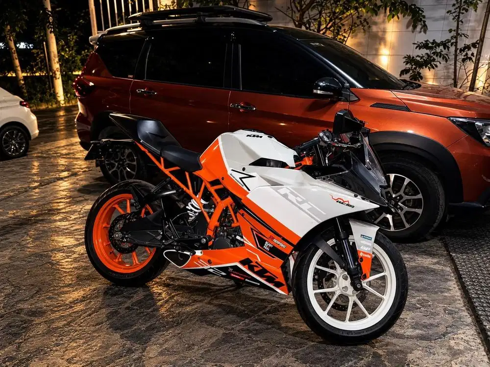 Di jual KTM rc 200cc normal siap pakai