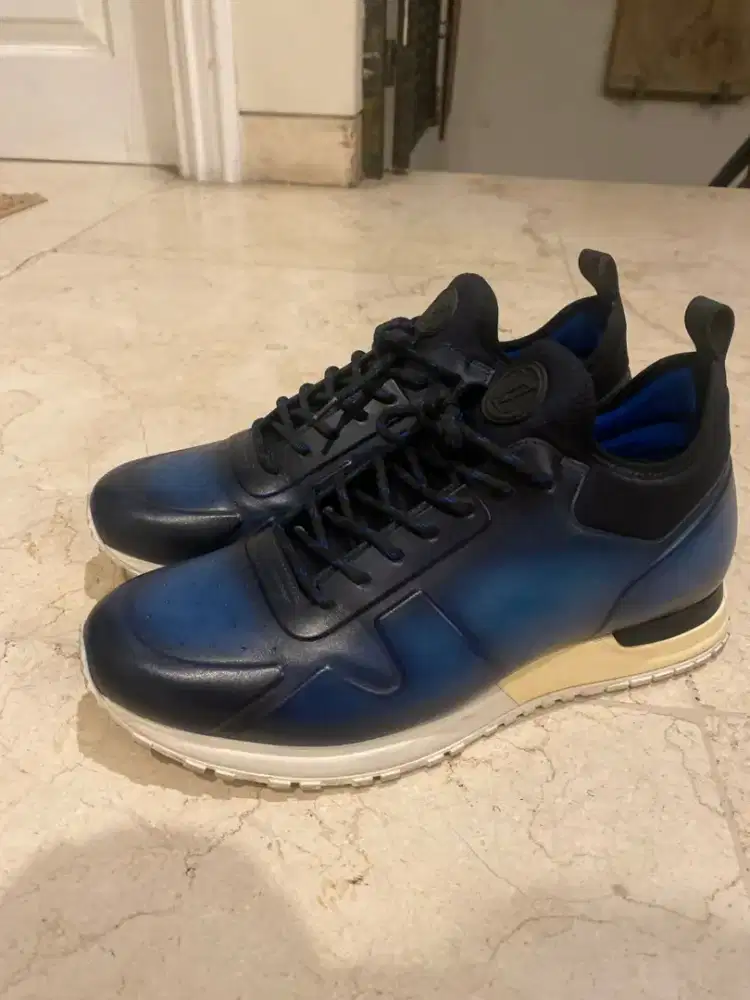 Louis Vuitton LV Runaway Navy original authentic size 8 retail 20jt