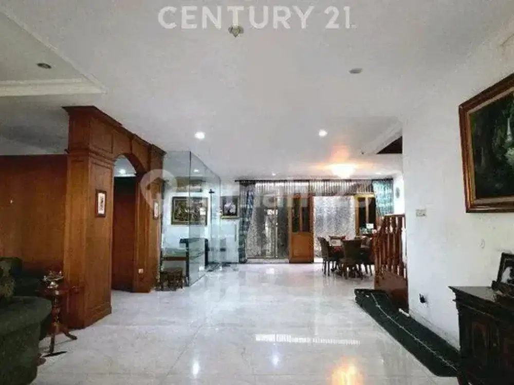 Rumah Asri Hoek 2 LT Pondok Indah Dekat Pim