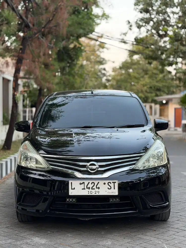 Nissan Grand Livina SV AT 2013 Facelift DP 15 jt!