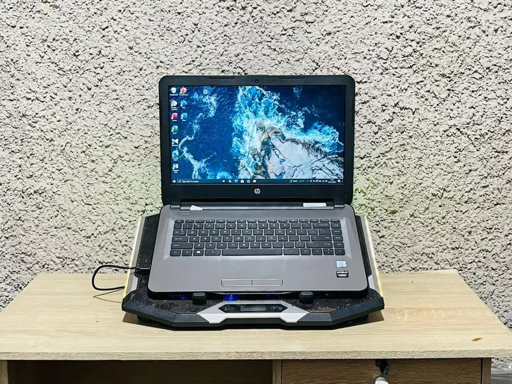 HP Pavilion 14-AM Core i5 7200U Radeon R5 M330 2GB RAM 8GB SSD 256GB