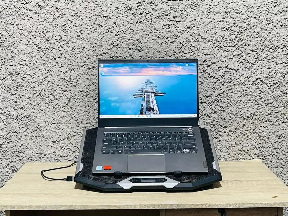 Lenovo ThinkBook 14S Core i5 8265U Radeon 520X 2GB RAM 8GB SSD 512GB