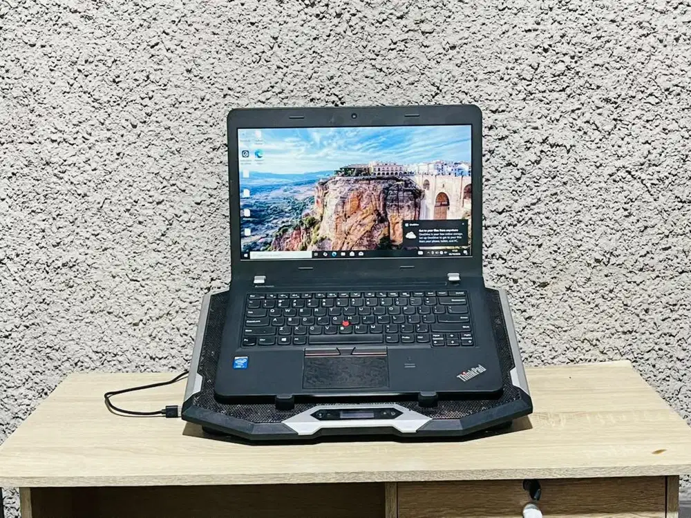 Lenovo ThinkPad E450 Core i7 5500U Radeon R7 2GB RAM 8GB SSD 256GB