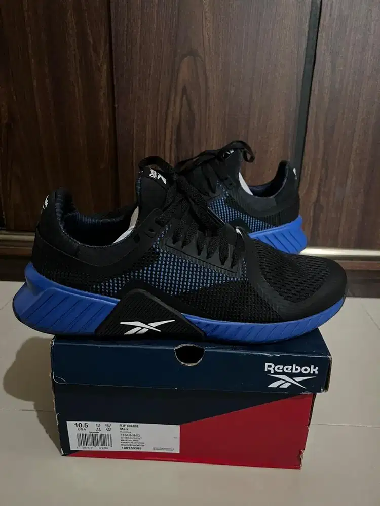Sepatu olahraga Reebok