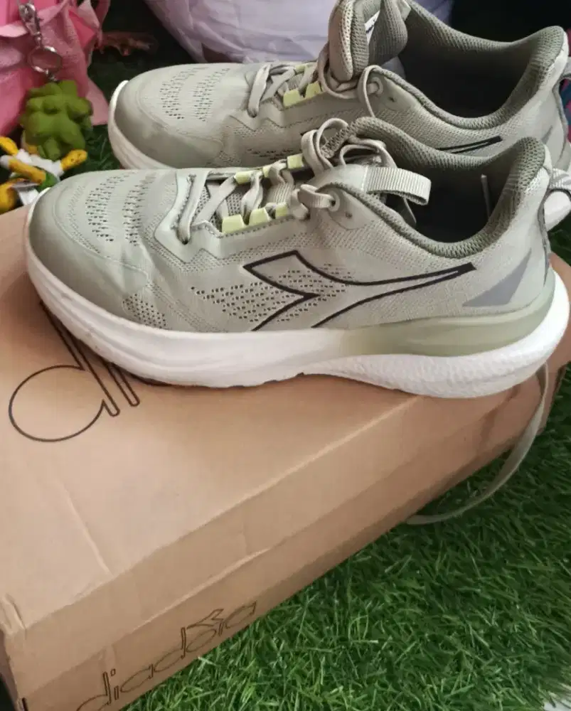 Sepatu Diadora, UK.39 - preloved