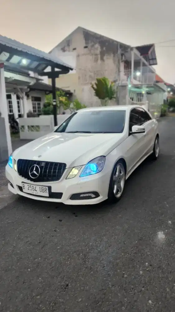 Mercedes Benz E300 Avantgarde AT 2010