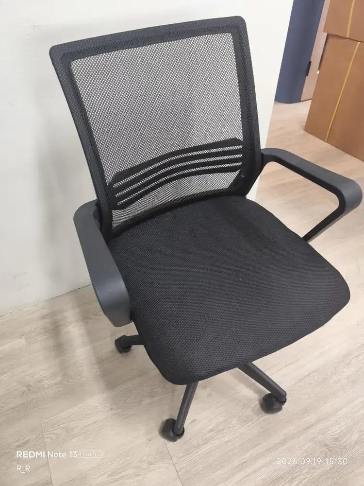 Kursi kantor ergonomis