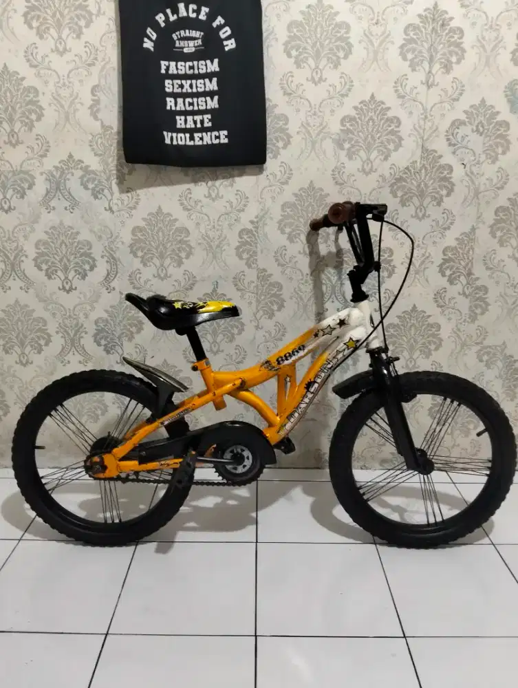 Sepeda BMX anak ukuran 18 untuk usia 5 sampai 8 tahun