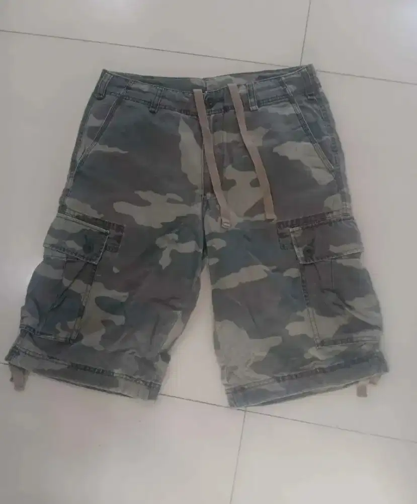 Celana UNIQLO CARGO CAMO Preloved