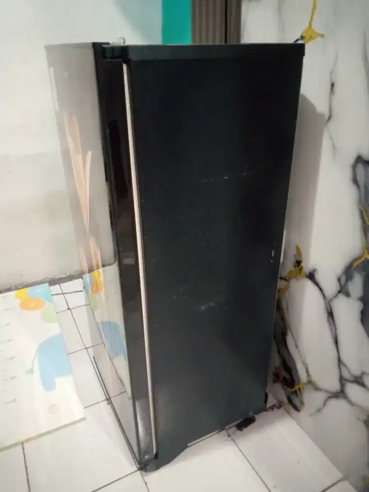 Kulkas aqua 1 pintu