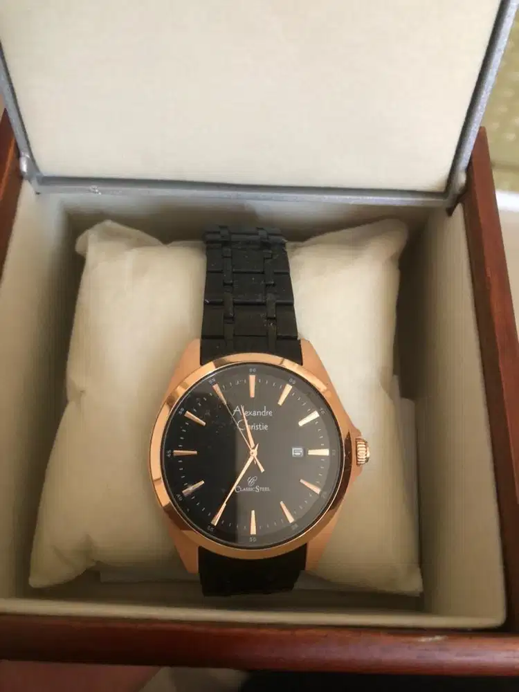 Dijual jam tangan merk alexandre christy