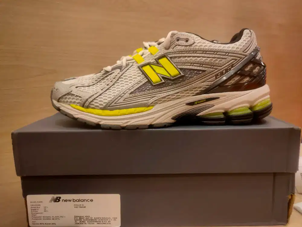( BARU ) NEW BALANCE 1906R SIZE 44 INSOLE 28 ORI 1000 % KONDISI BARU