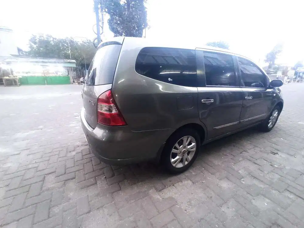 Nissan Grand livina 2012 Bensin