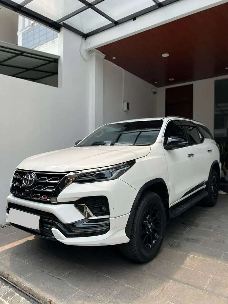 Fortuner 2.8 GRS VRZ 4x2 AT tahun 2024 Diesel