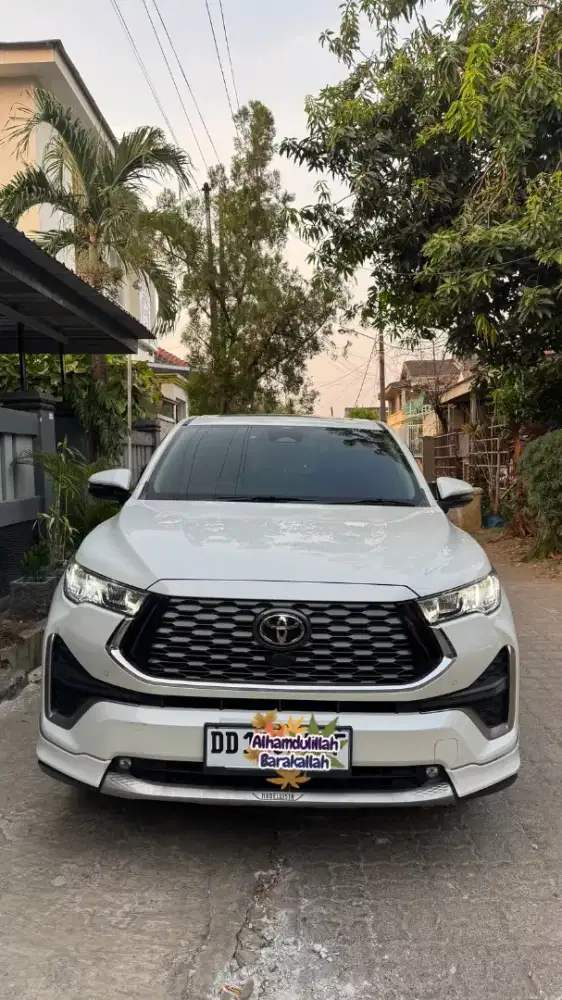 Toyota Zenix Q Hybrid Modellista