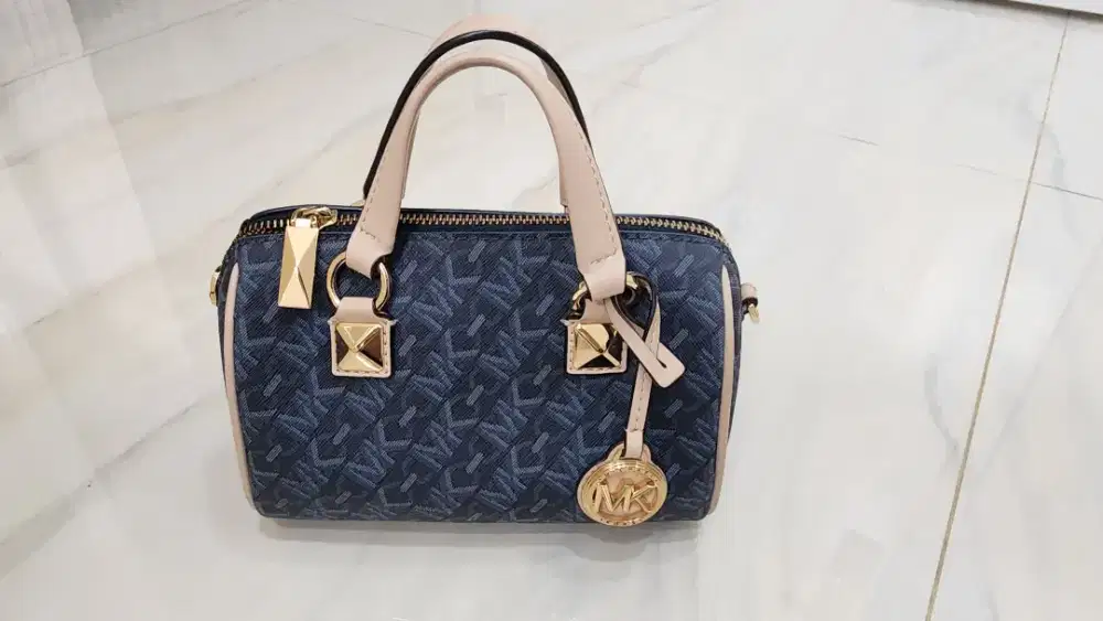 Preloved michael kors bag /tas pesta