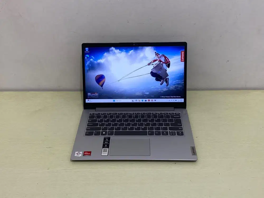 Lenovo Ideapad Slim 1 AMD Athlon Silver 7120U RAM 8 SSD 256 GB Nominus