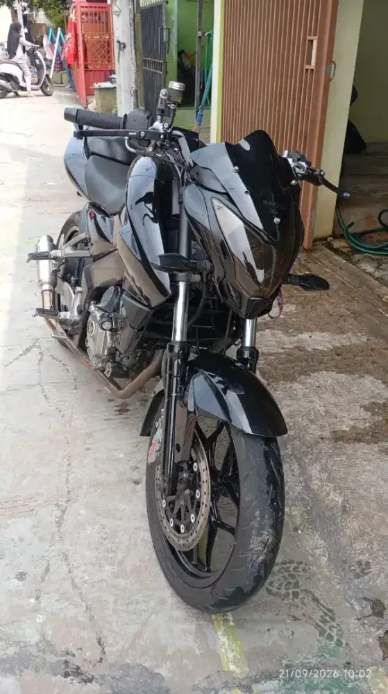 Bajaj pulsar 200ns